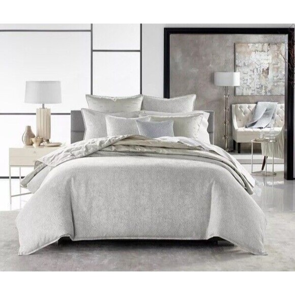Hotel Collection Tessellate Full / Queen Duvet Cover Silver New - Picture 1 of 4